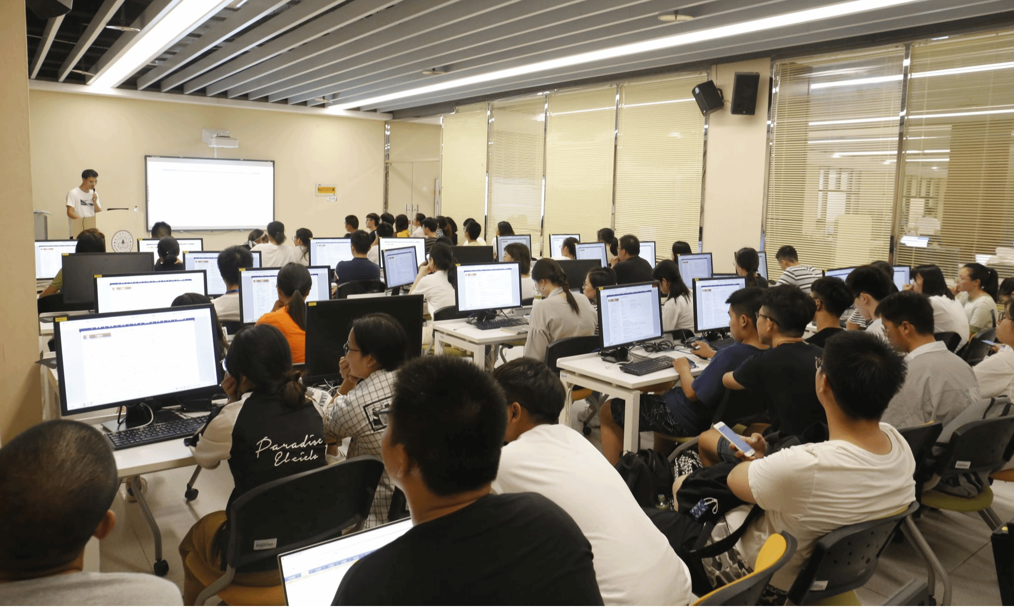 AI助力科研:检索、阅读、写作一站式指南